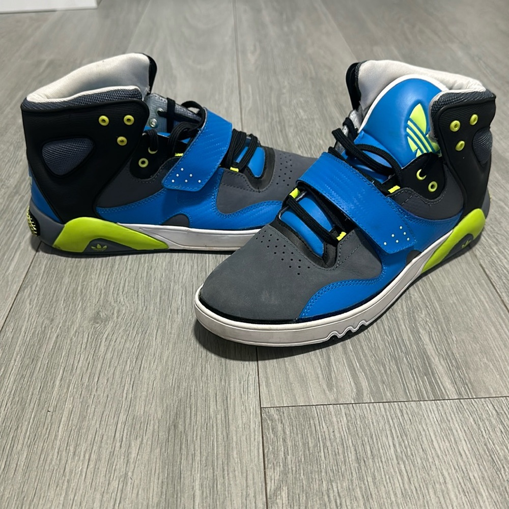 Adidas high tops. Size 11. As is